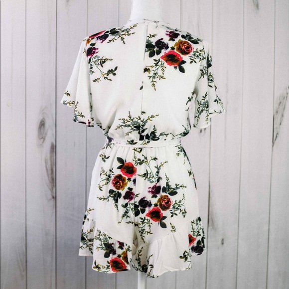 ✨LAST ONE!✨ The Maeven Romper - Picture 3 of 8